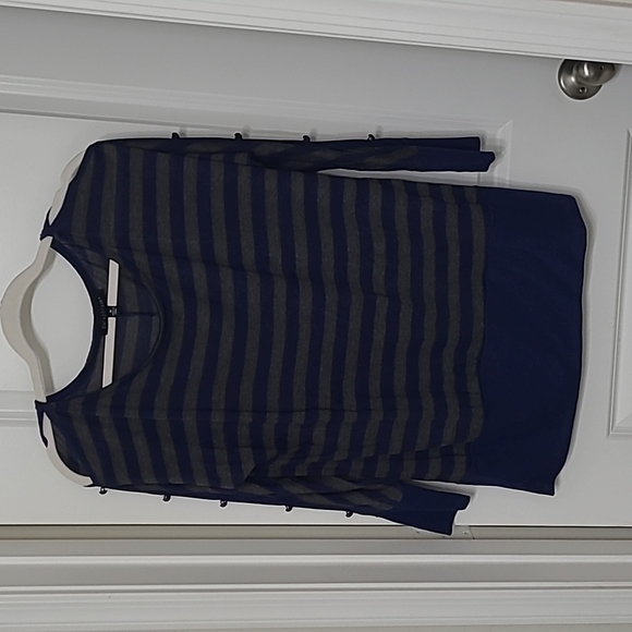 Paraphrase M top with decorative metallic buttons and peak a boo sleeves - Picture 1 of 5